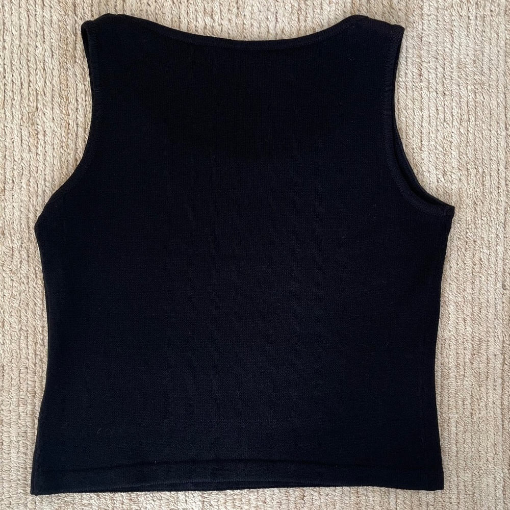 ST. JOHN Womens Black Santana Knit Tank Top Sweater Sz Medium EUC Scoop Neck USA - Picture 3 of 4